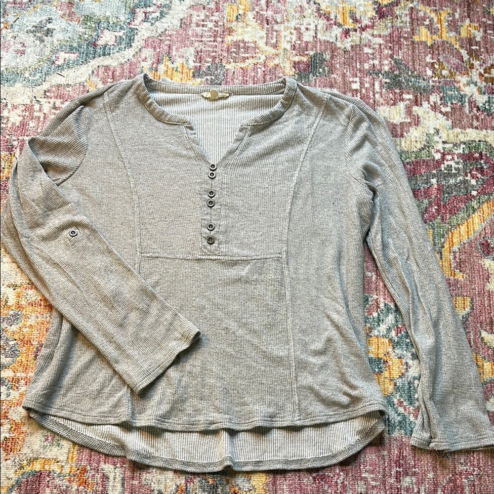 Jane and Delancey Gray Thermal Henley Waffle Knit Long Sleeve Shirt L